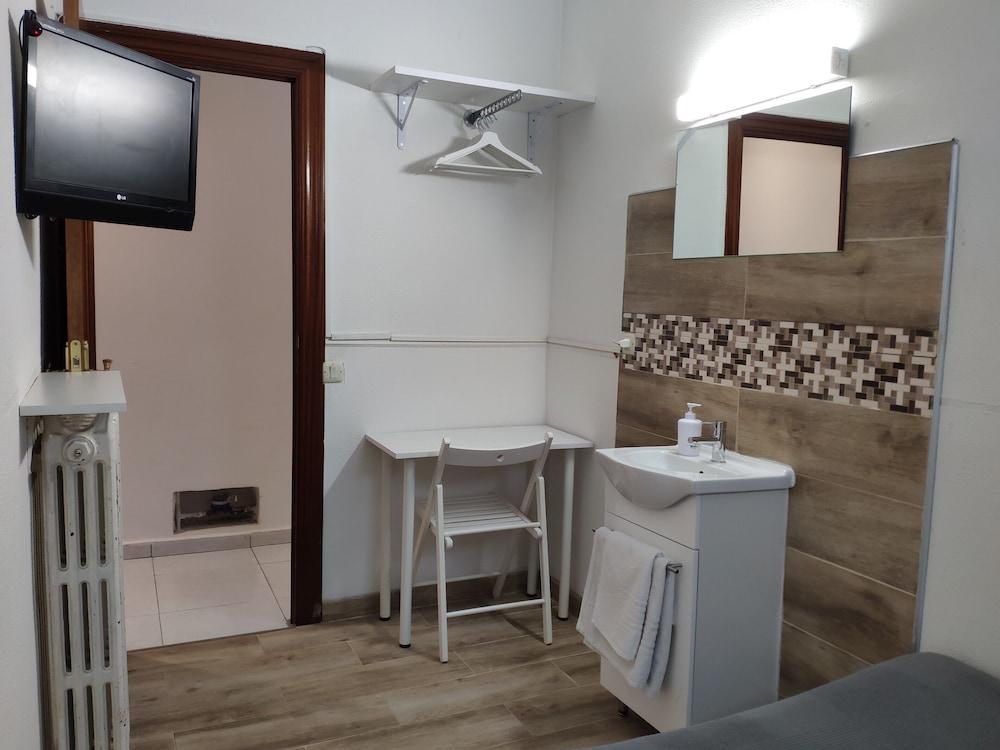 מדריד Hostal Cervantes מראה חיצוני תמונה