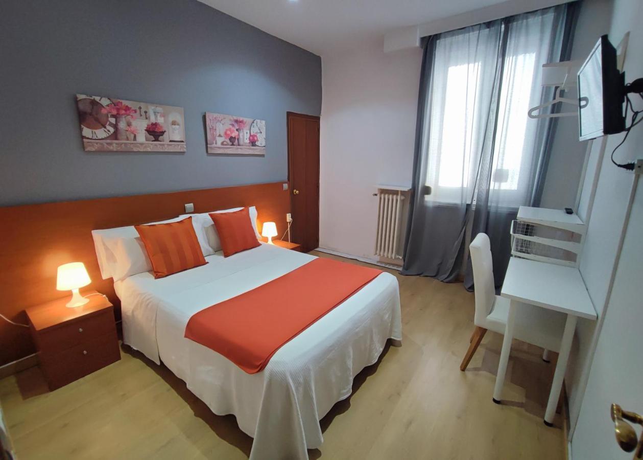 מדריד Hostal Cervantes מראה חיצוני תמונה