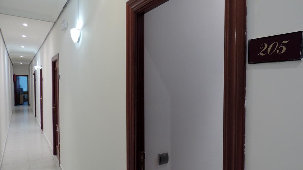 מדריד Hostal Cervantes מראה חיצוני תמונה