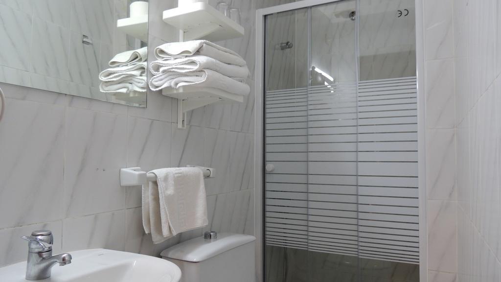 מדריד Hostal Cervantes מראה חיצוני תמונה