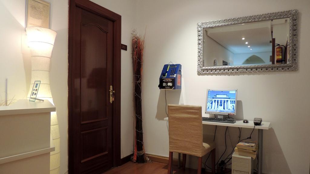 מדריד Hostal Cervantes מראה חיצוני תמונה