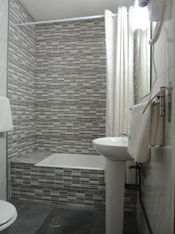 מדריד Hostal Cervantes מראה חיצוני תמונה