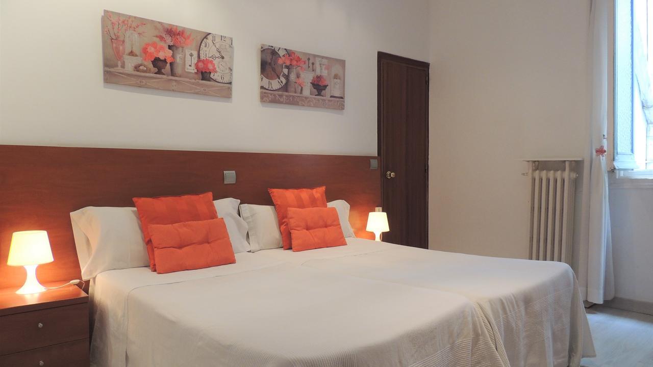 מדריד Hostal Cervantes מראה חיצוני תמונה